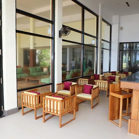 Grand Beach Wadduwa Exterior photo