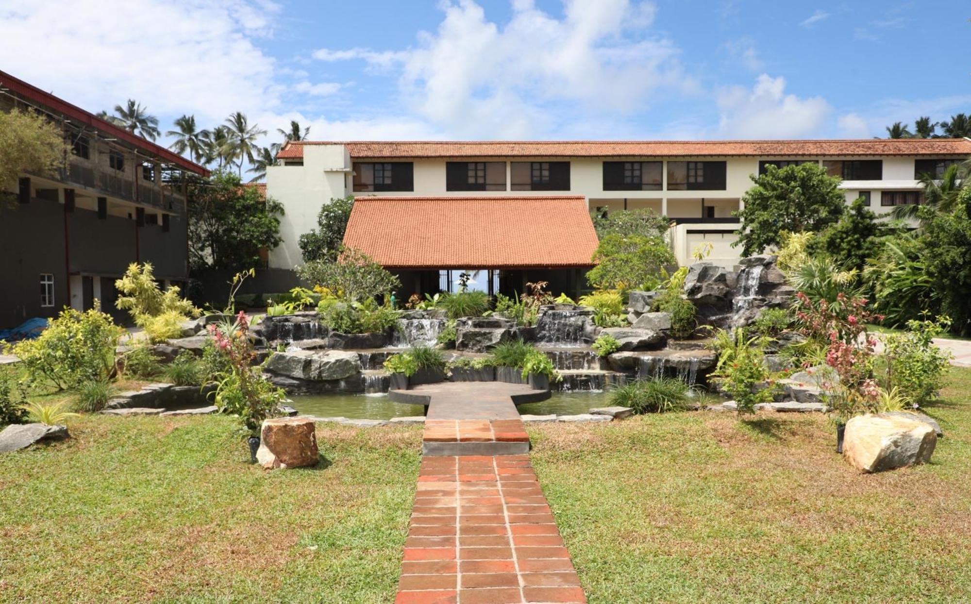 Grand Beach Wadduwa Exterior photo