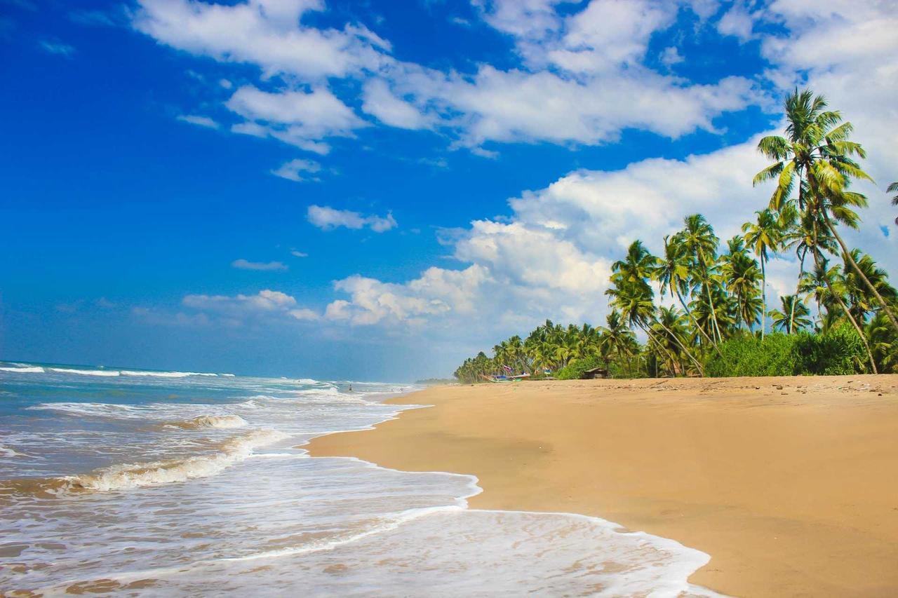 Grand Beach Wadduwa Exterior photo