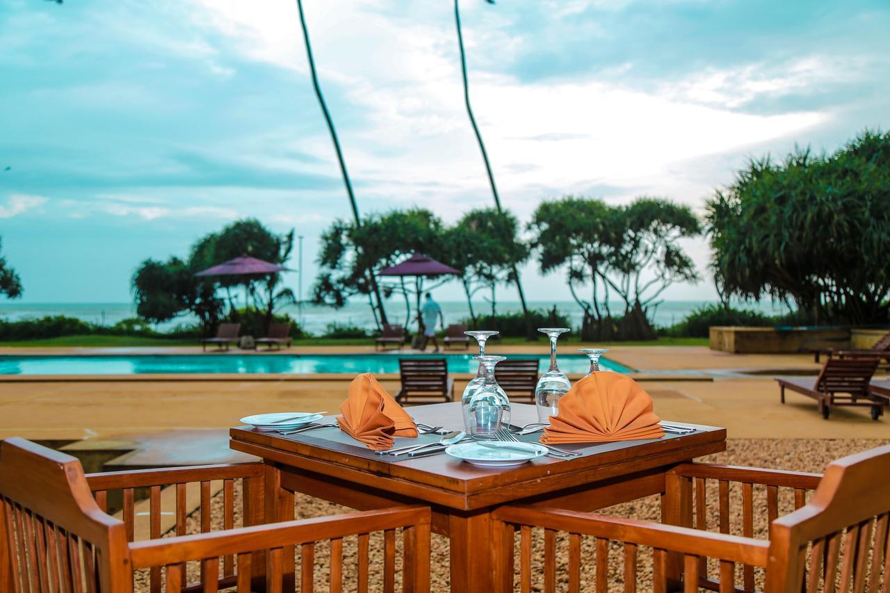 Grand Beach Wadduwa Exterior photo
